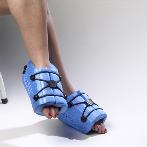Close up of AquaJogger® AquaRunners® Rx on model's feet
